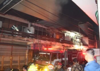 Kebakaran Dahsyat di Blok Pertokoan Pasar Raya Padang, Kerugian Ditaksir Miliaran Rupiah