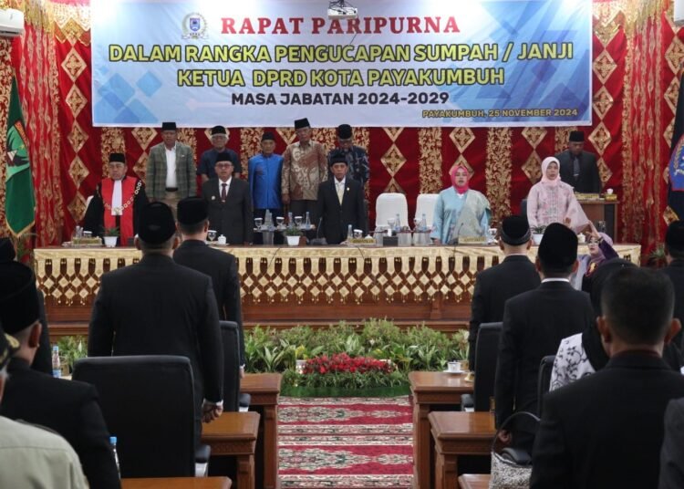 Rapat Paripurna DPRD Kota Payakumbuh, Senin (25/11/2024).
