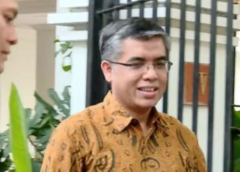 Menaker Pastikan UMP 2025 Bakal Naik