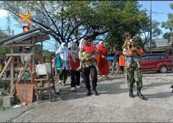 Warga di Padang Berlarian Menyelamatkan Diri Mendengar Sirine Peringatan Tsunami Meraung-raung