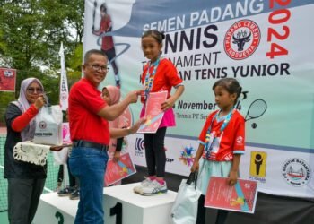 Dirut PT Semen Padang Tutup Kejurnas Tenis Junior