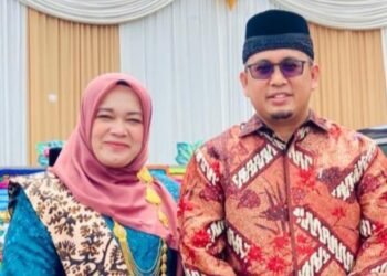 Mantan Wakil Ketua DPRD Kota Payakumbuh, Wulan Denura bersama Andre Rosiade.