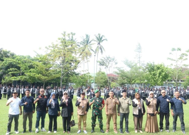 Apel Siaga Pengawasan Masa Tenang dan Pemungutan Penghitungan Suara di Halaman Balai Kota Payakumbuh pada Minggu (24/11/2024) pagi.