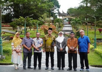 Presiden Asosiasi Perjalanan dan Wisata Malaysia Kagumi Rumah Gadang PDIKM Padang Panjang