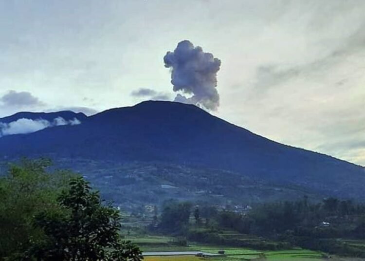 Gunung Marapi, Sumbar (foto: ist)