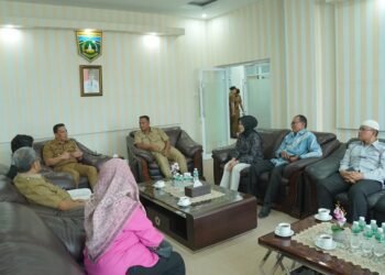 Pj Wali Kota Padang Panjang Lepas Dua Alumni SMAN 3 Bekerja ke Jepang