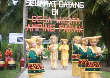 Desa Wisata Ampiang Parak di Pesisir Selatan Raih Juara III Nasional ADWI 2024