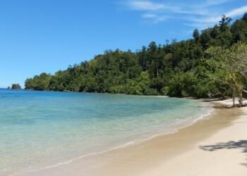 13 Pantai di Sumbar, Destinasi Eksotis di Pesisir Samudra Hindia