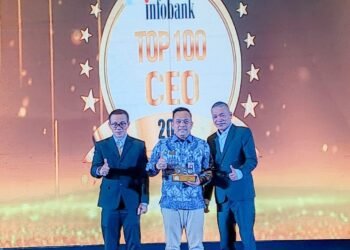 Dirut Bank Nagari Gusti Candra Raih Penghargaan Top 100 CEO 2024