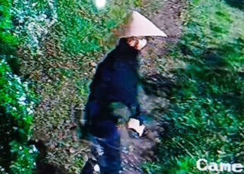 Aksi Pencurian di Padang Terekam CCTV, Pelaku Pakai Sajam Berkeliaran di Kawasan Kosan