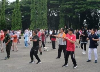 Meriahkan HUT Korpri ke-53, Pemkab Dharmasraya Gelar Pemeriksaan Kesehatan Gratis dan Senam Massal