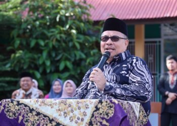 Ketua DPRD Sumbar Muhidi Beri Tausiah di SMA 16 Padang, Ajak Generasi Muda Tingkatkan Ibadah agar Terhindar Narkoba Tawuran