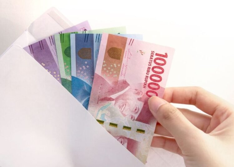 Ilustrasi gaji atau upah minimum (Foto: Shutterstock)