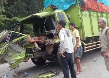 Kecelakaan Lagi di Sitinjau Lauik, Dua Truk Tabrakan hingga Ringsek