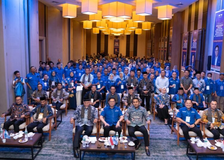 Kepala Daerah Terpilih menghadiri Silaturahmi dan Konsolidasi Partai Demokrat paska Pilkada 2024 di Hotel Santika Bukittinggi, Sabtu (21/12).