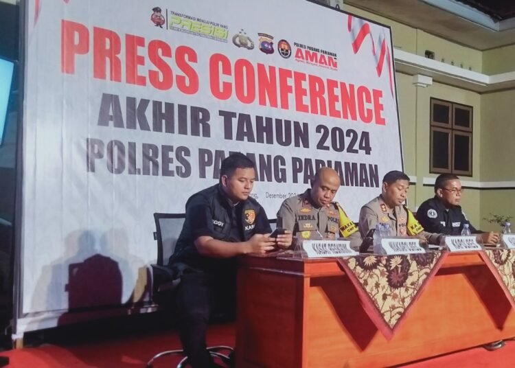 Konferensi pers Polres Padang Pariaman, Senin (30/12).