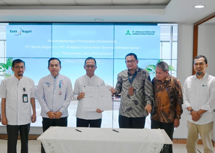 Bank Nagari melakukan penandatanganan perjanjian kerja sama  (PKS) dengan PT Andalas Konsultan Sarana Infrastruktur, Jumat (29/12).