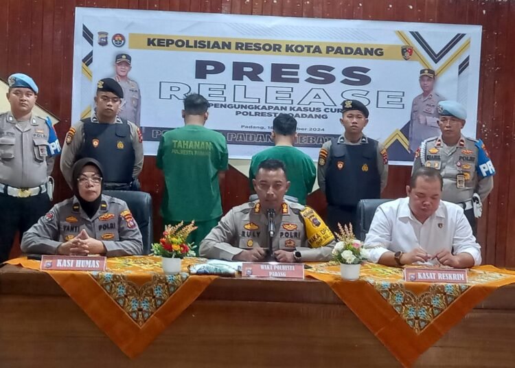 Konfrensi pers kasus curas di Polresta Padang (foto: Habil/Sumbarkita.id)