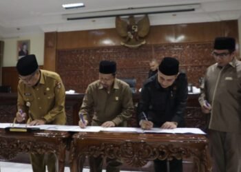 Pemko Bukittinggi Bersama DPRD Sepakati Perda APBD 2025