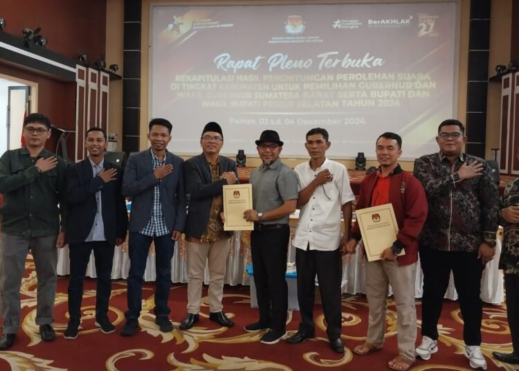 KPU Kabupaten Pesisir Selatan menetapkan hasil perolehan suara pasangan calon Bupati dan Wakil Bupati pada Pilkada 2024.