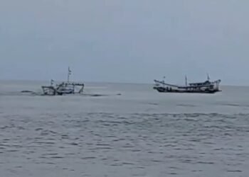 Video: Detik-detik Kapal Nelayan Karam di Pesisir Selatan