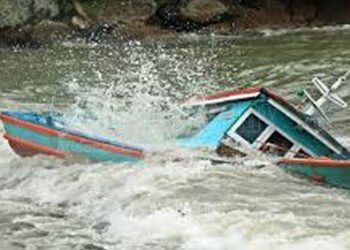 Dua Nelayan di Pesisir Selatan Dilaporan Hilang Diduga Terseret Badai saat Menjaring Ikan