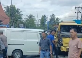 Tiga Kendaraan Terlibat Kecelakaan Beruntun di Jalan Raya Solok-Padang