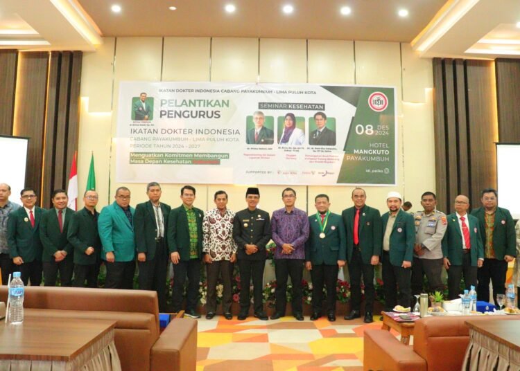 Pelantikan Pengurus Ikatan Dokter Indonesia (IDI) cabang Payakumbuh dan Limapuluh Kota periode 2024-2027 di Hotel Mangkuto, Minggu (8/12/2024)