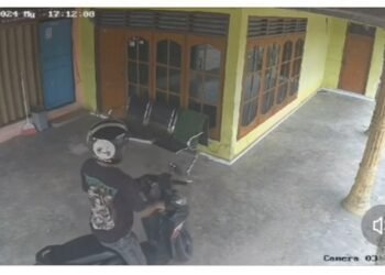 Aksi Maling Motor di Pasaman Barat Terekam CCTV