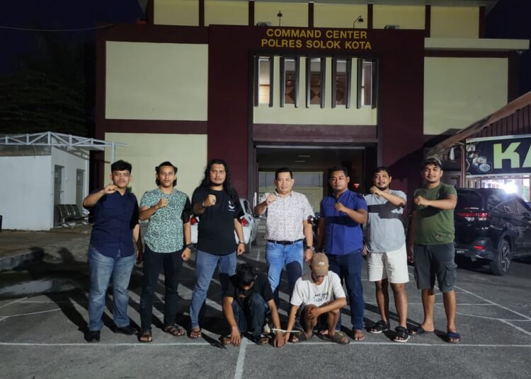 Dua pelaku pemerkosaan gadis keterbelakangan mental di Kabupaten Solok.