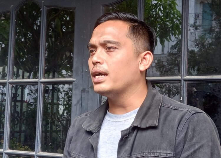 Ayah Afif Maulana, Afrinaldi saat ditemui di Kantor LBH Padang. (foto:Habil/Sumbarkita)