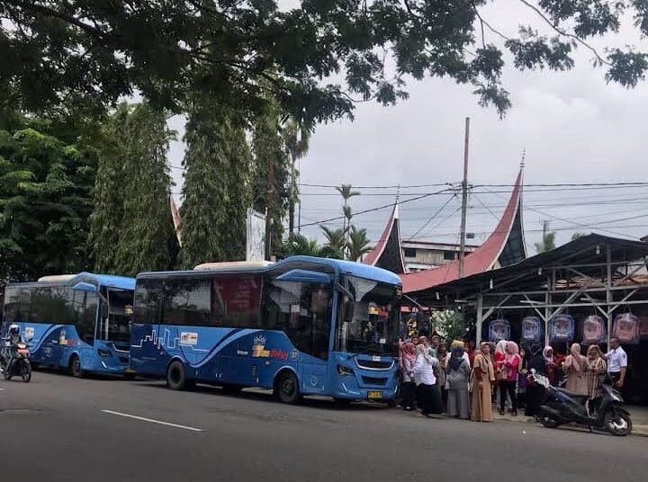 Bus Trans Padang (foto: ist)