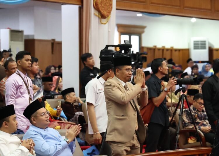 Wakil Ketua DPRD Sumbar, Evi Yandri Rajo Budiman menghadiri rapat paripurna peringatan Hari Jadi Provinsi Jambi ke-68.