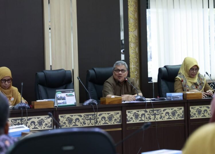 Ketua DPRD Provinsi Sumatera Barat, Muhidi menyambut kedatangan NPWCC Sumatera Barat.