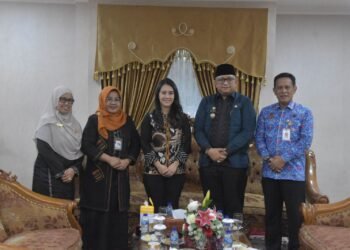 Pj Wali Kota Padang Sambut Kedatangan Wamen Dukbangga, Bahas Program Makan Bergizi Gratis