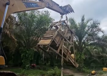 Diduga Hendak Tambang Emas, Satu Alat Berat Diusir Warga di Pasaman Barat