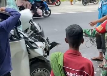 Tabrakan Bus dan Pikap di Jalan Raya Padang-Bukittinggi, Kendaraan Ringsek