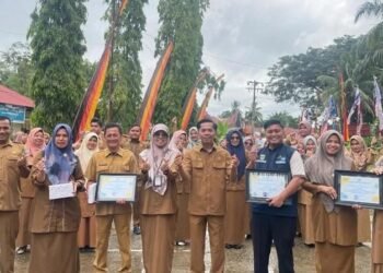 Tingkatkan Kualitas Layanan Publik, Pemkab Dharmasraya Beri Penghargaan Bagi Pegawai Teladan