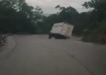 Jalan Padang-Solok Buka Tutup di Sitinjau Lauik gegara Ada Truk Rusak