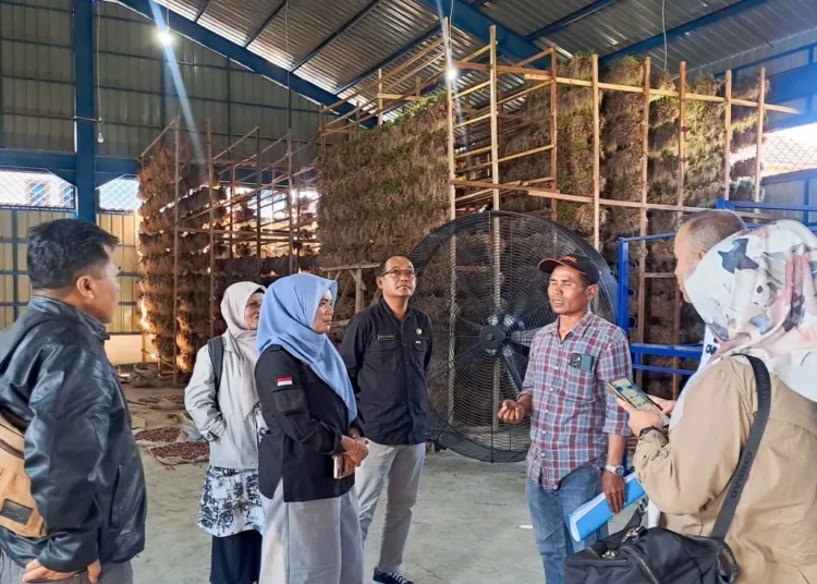 TPID Kabupaten Solok melaksanakan monitoring dan evaluasi di Kabupaten Solok (foto: ist)