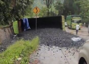 Lagi, Truk Batu Bara Kecelakaan di Sitinjau Lauik