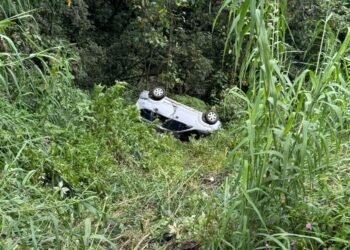Melaju Kencang, Mobil Avanza Terjun ke Jurang di Sitinjau Lauik Padang