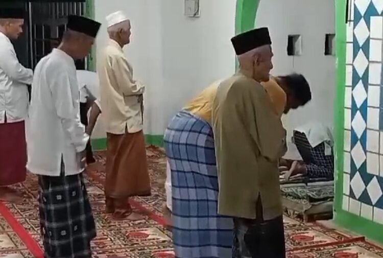 Ilustrasi Jemaah Tarekat Naqsabandiyah di Padang (foto: ist)