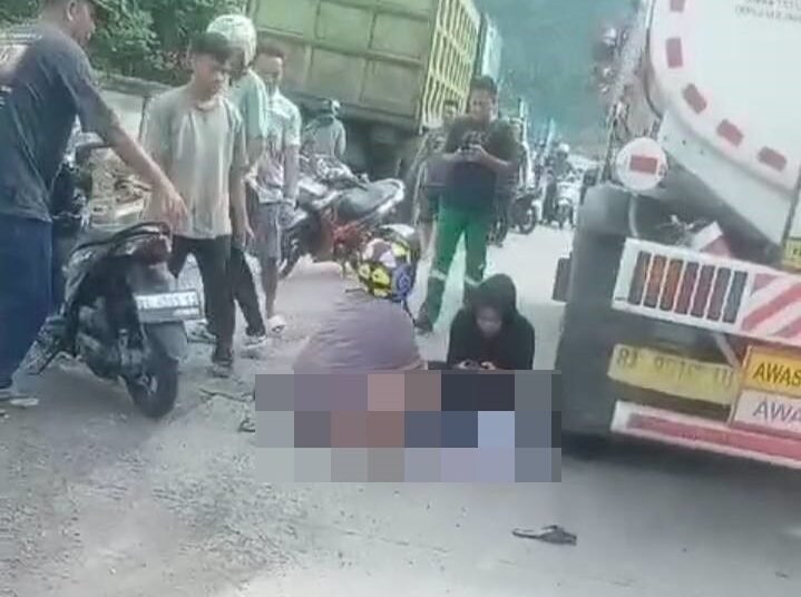 Tangkap layar video kecelakaan di Jalan Bypass Kota Padang pada Selasa (4/2).