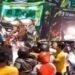 Viral Video Diduga Crew Bus Keroyok Pengendara Motor