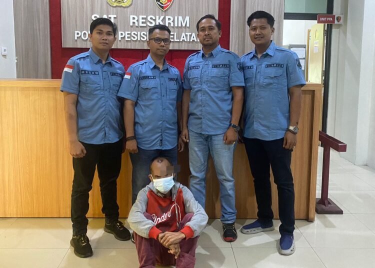 Satuan Reskrim Polres Pesisir Selatan menangkap terduga pencabul anak tiri di Nagari Ampuan Lumpo, Kecamatan IV Jurai, pada Jumat (7/2). Foto: Polres Pesisir Selatan