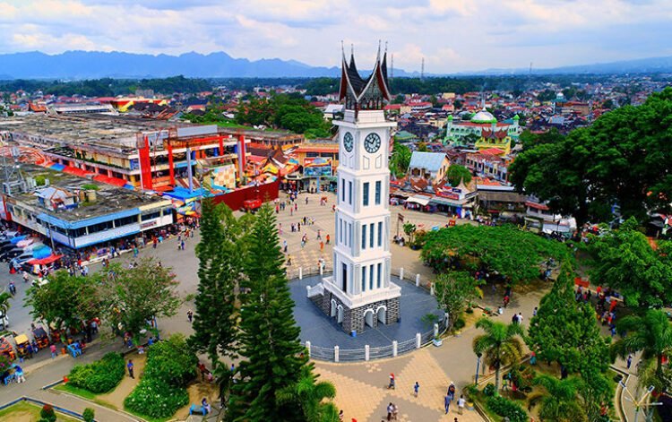 Jam Gadang, Ikon Kota Bukittinggi (foto: Brilio.net)