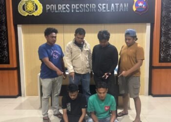 Tangkap 2 Terduga Pengedar di Pesisir Selatan, Polisi Sita  4 Paket Sabu-Sabu