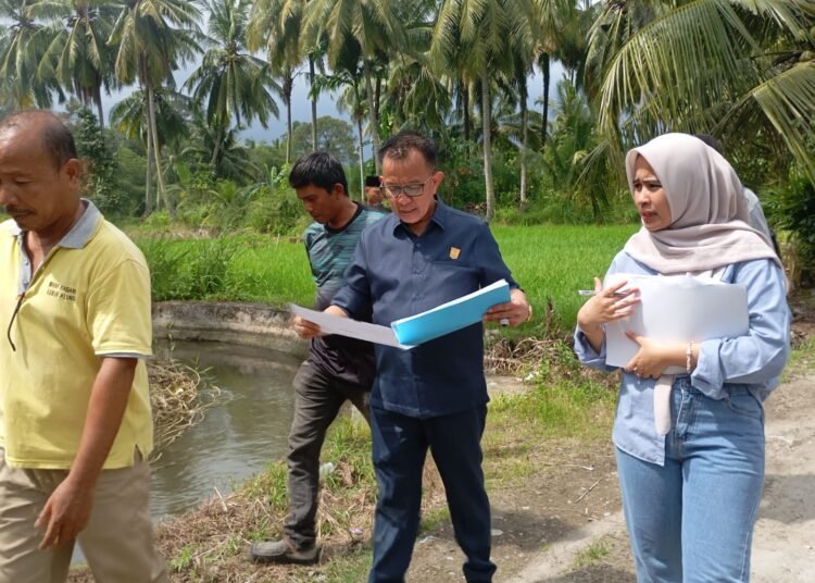 Anggota DPRD Sumbar, Benny Saswin Nasrun, menggelar kegiatan reses di Korong Rimbo Panjang, Nagari Sungai Abang, Kecamatan Lubuk Alung, Padang Pariaman, Kamis (20/2). Foto: DPRD Sumbar