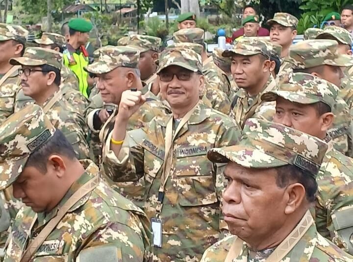 Bupati Pesisir Selatan, Hendrajoni, mulai mengikuti pembekalan kepala daerah ala militer bersama kepala daerah se-Indonesia di Markas Akmil Magelang, Jumat (21/2). Pemkab Pesisir Selatan